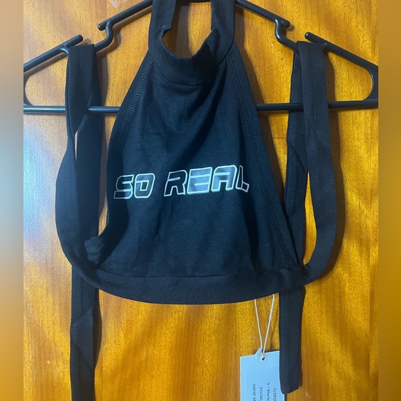 Gsuwoo Halter Top - Picture 3 of 4